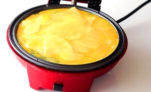 #麦子厨房#小红锅宝宝早餐：芝士土豆鸡蛋饼的做法 步骤5