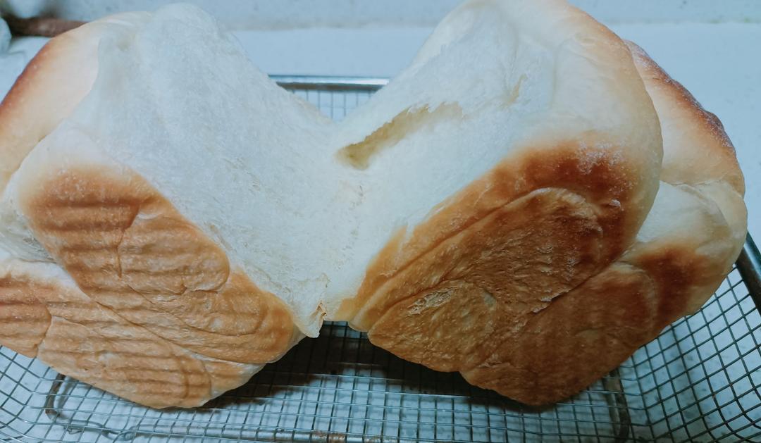 百搭无蛋低糖牛奶吐司，反复调试五六遍才试出的好食谱