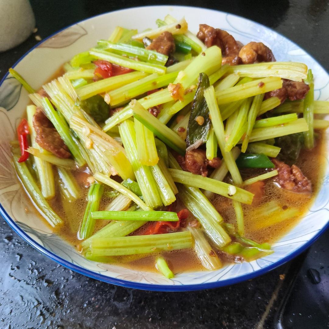 芹菜炒肉丝