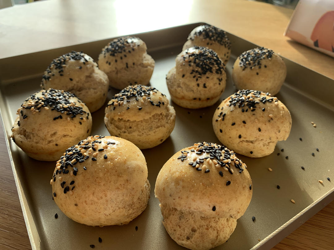 柔软的迷你汉堡胚