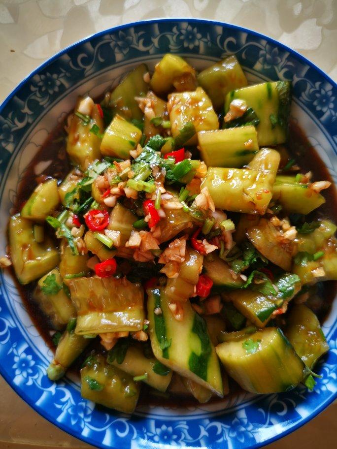 赞不绝口拍黄瓜🥒