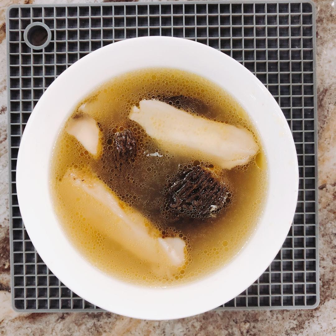 排骨新鲜松茸汤