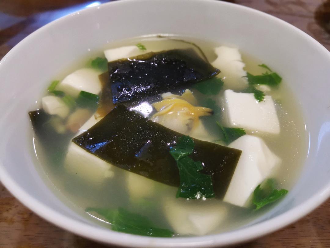 蛤蜊海带豆腐汤