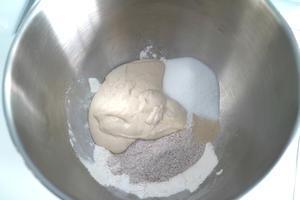 紫米乳酪软欧面包的做法 步骤3