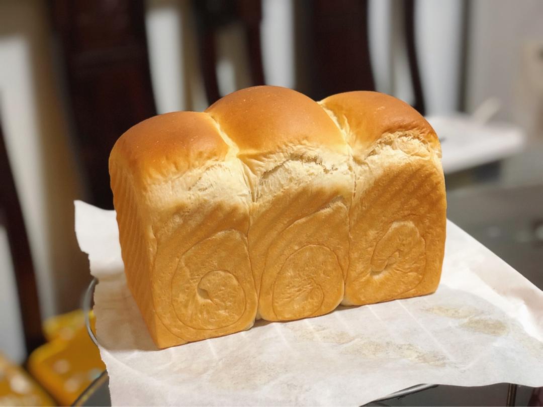 超柔牛奶棉花吐司（最详细的吐司食谱）