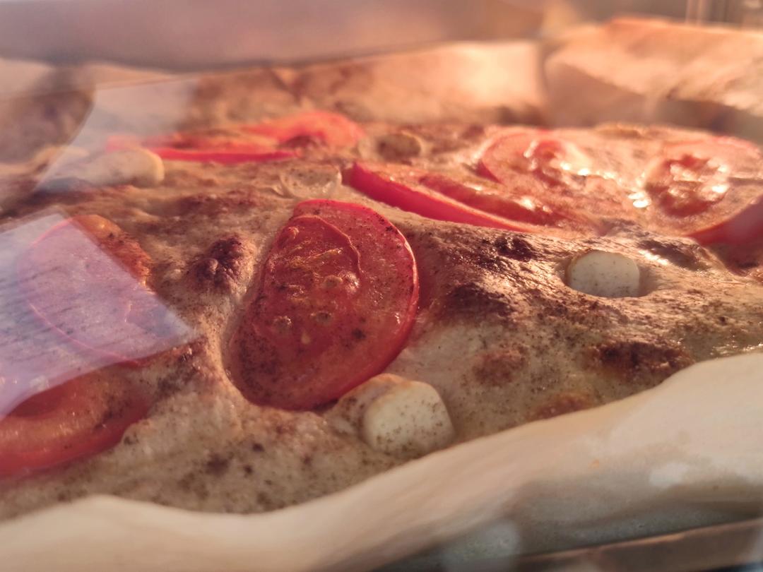 不需揉面的大孔蒜香佛卡夏