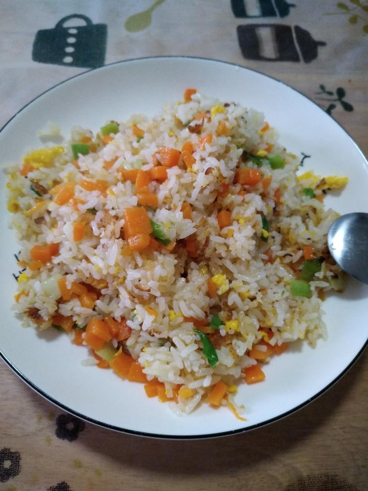 胡萝卜蛋炒饭的做法