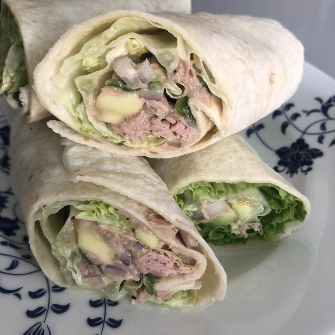 厨房小白上手快～牛油果金枪鱼卷