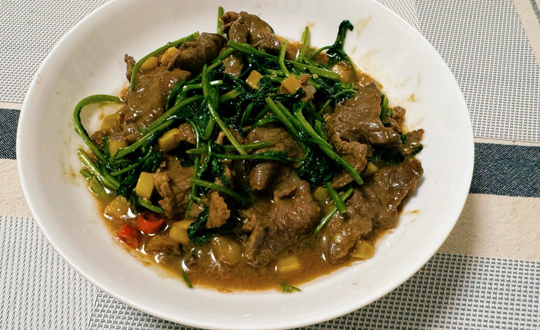 小炒黄牛肉，肉嫩味香！太好吃了简直是米饭杀手！