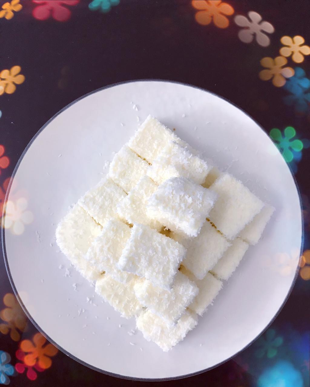 完胜85度C牛奶椰丝小方