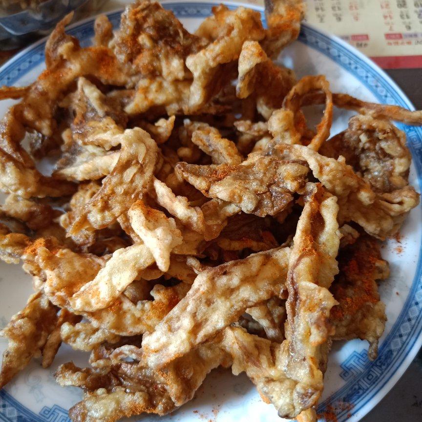 干炸蘑菇最家常做法 外酥里嫩鲜香可口 撒上椒盐竟然能吃出肉味