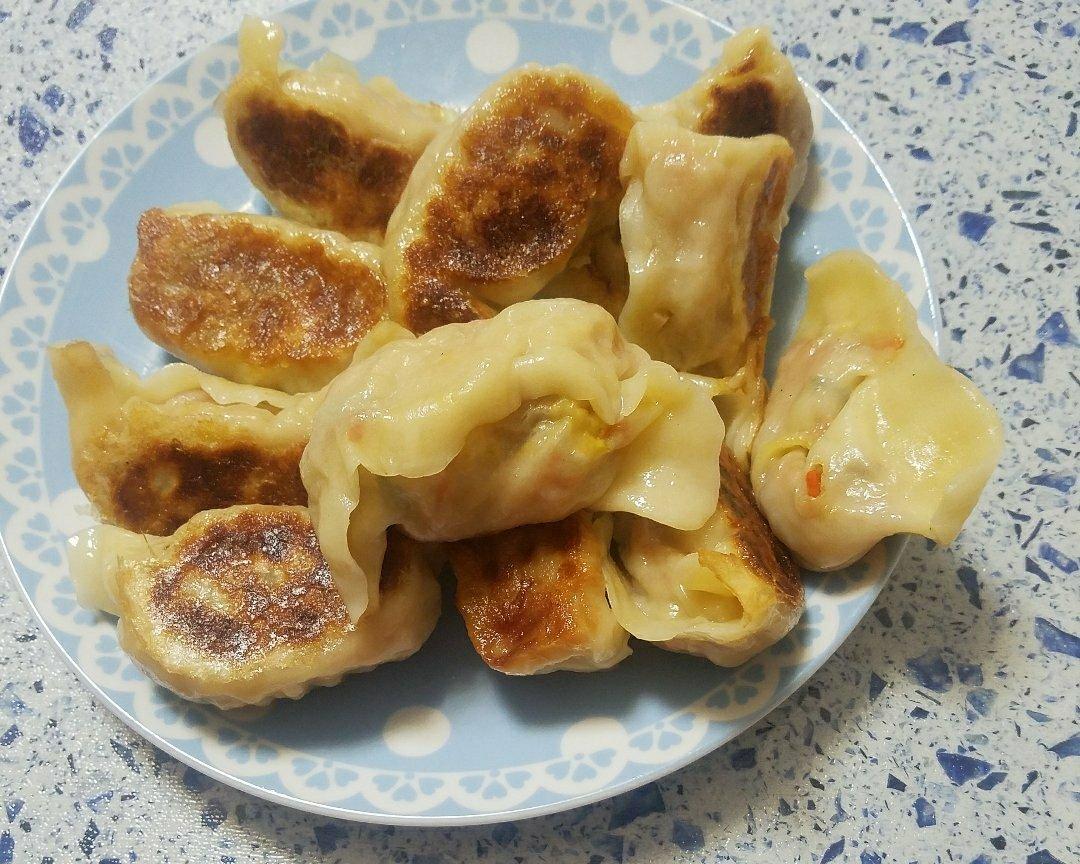 快手鲜美水煎素馅儿饺