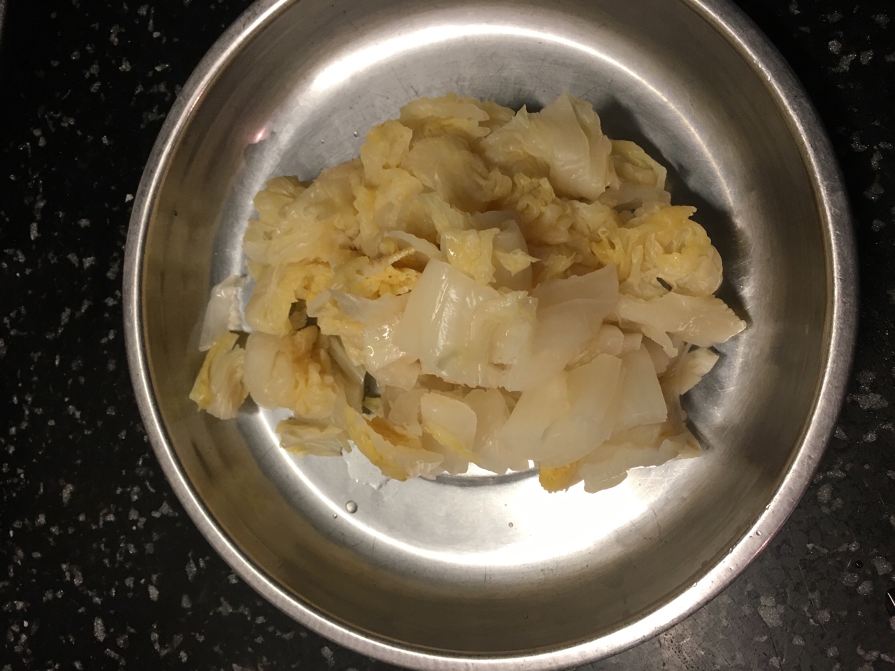 酸菜粉皮炖白肉的做法 步骤3