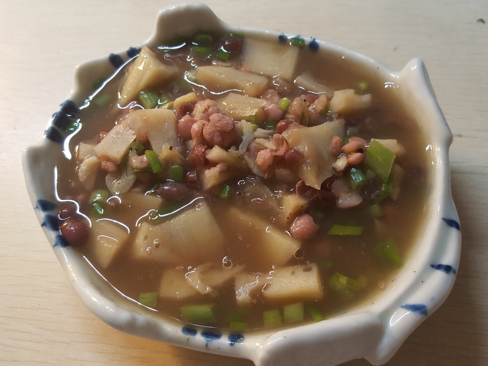 减肥美白控糖－－银耳红豆薏米咸藕汤的做法