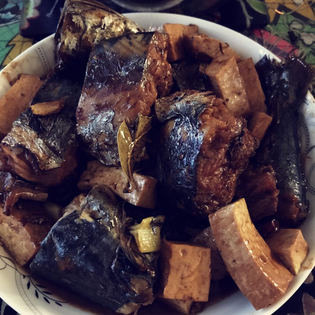 谁说鲅鱼难入味？蒜子烧鲅鱼-味道很浓郁呀