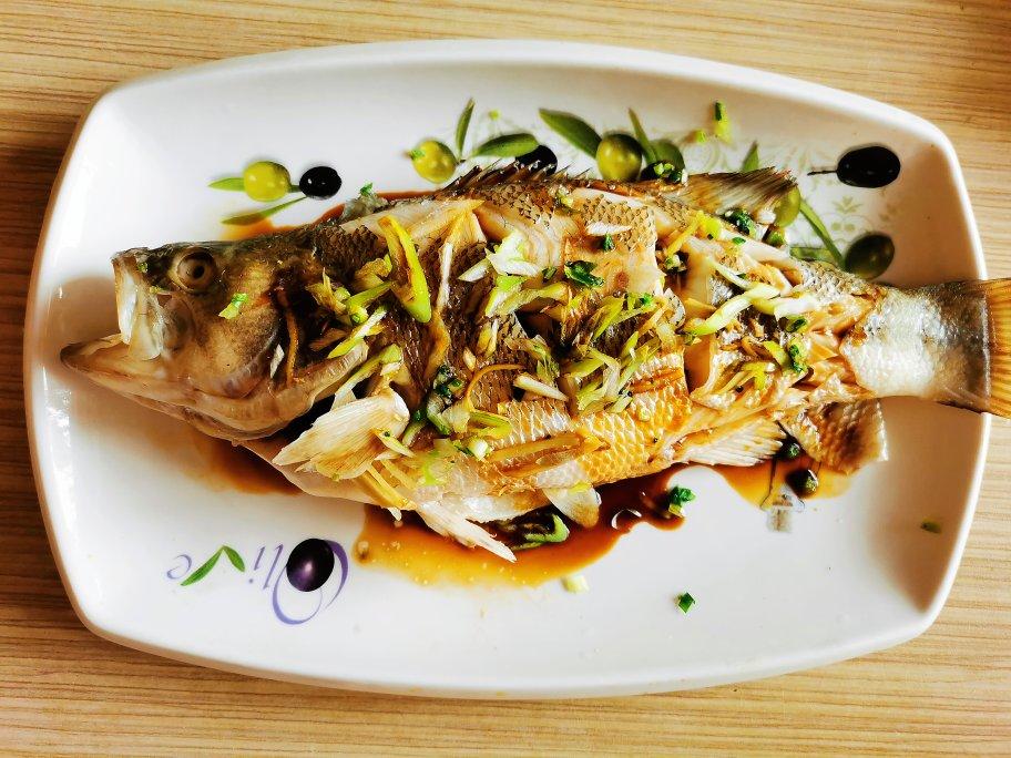 清蒸鲈鱼