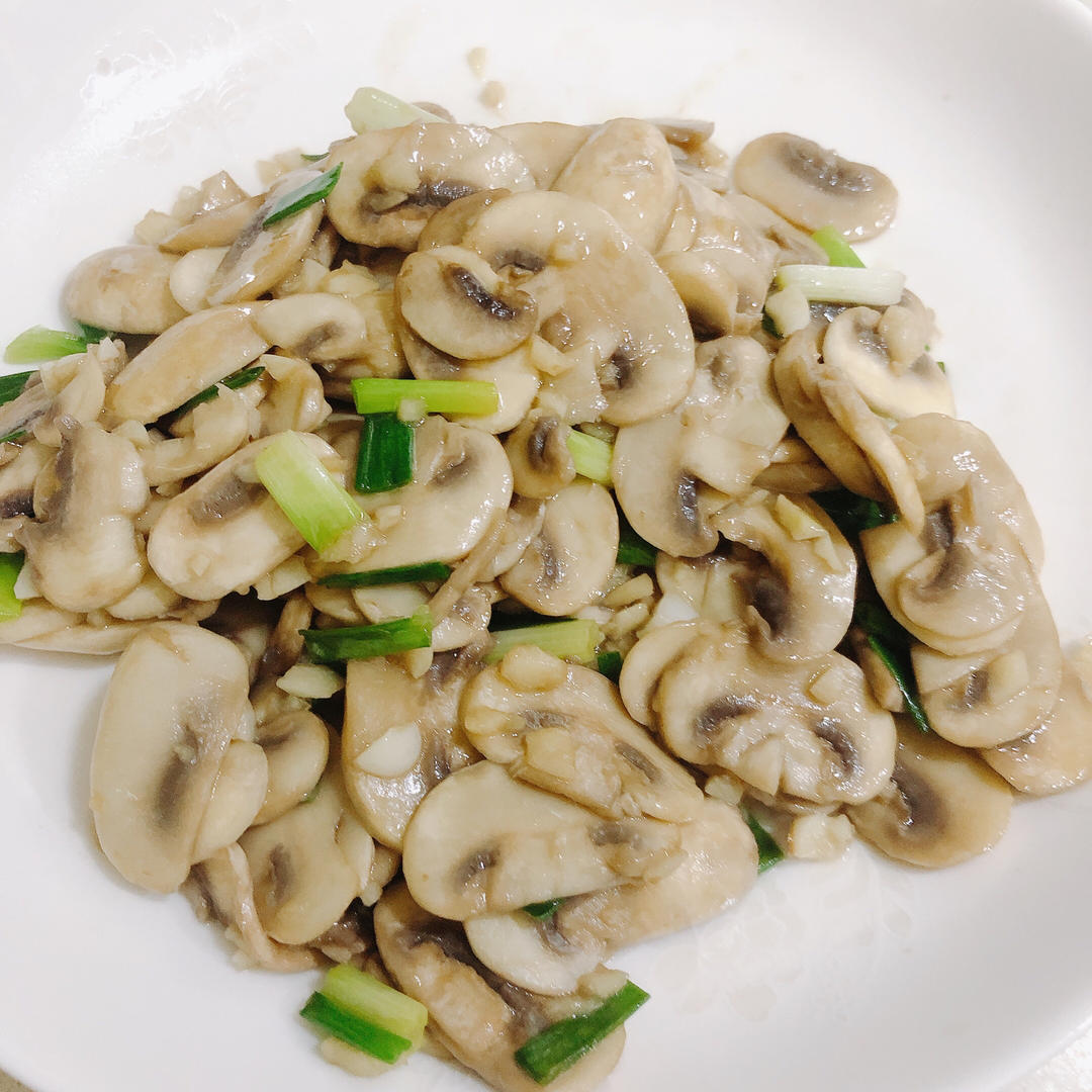 鲜香嫩滑！好吃不胖的蒜香炒口蘑！