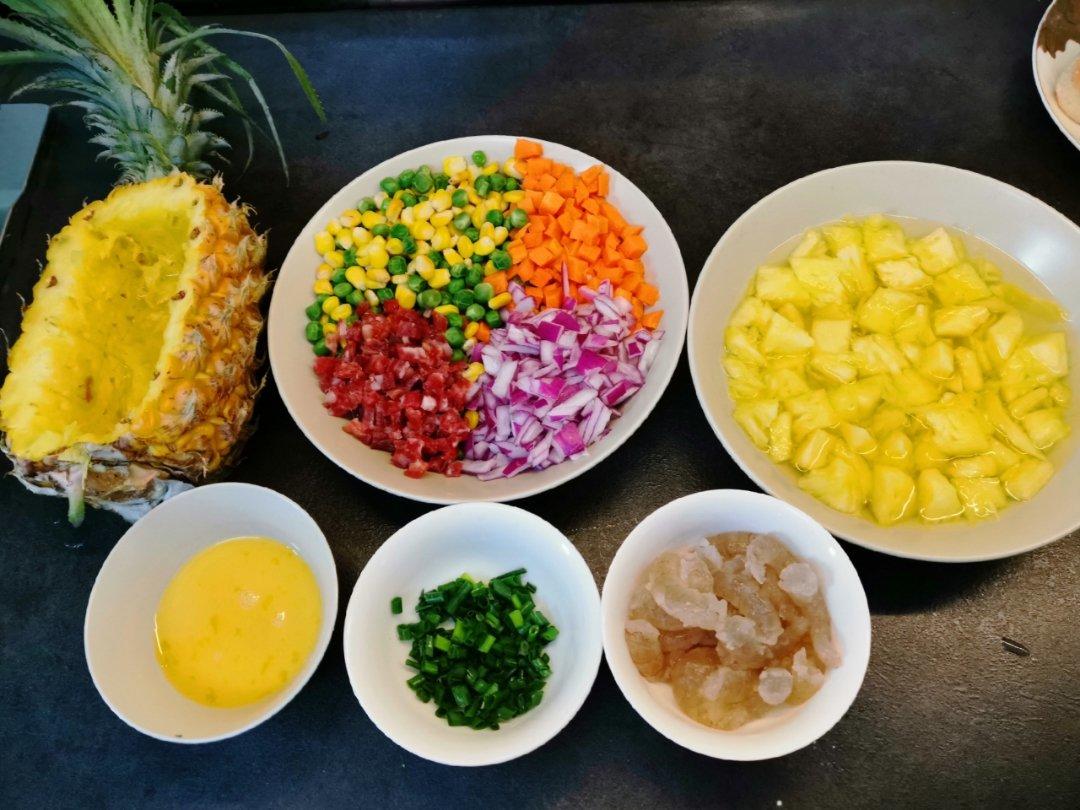 虾仁菠萝炒饭