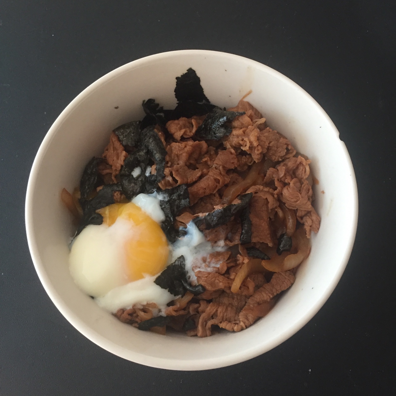 【温泉蛋牛肉盖饭】