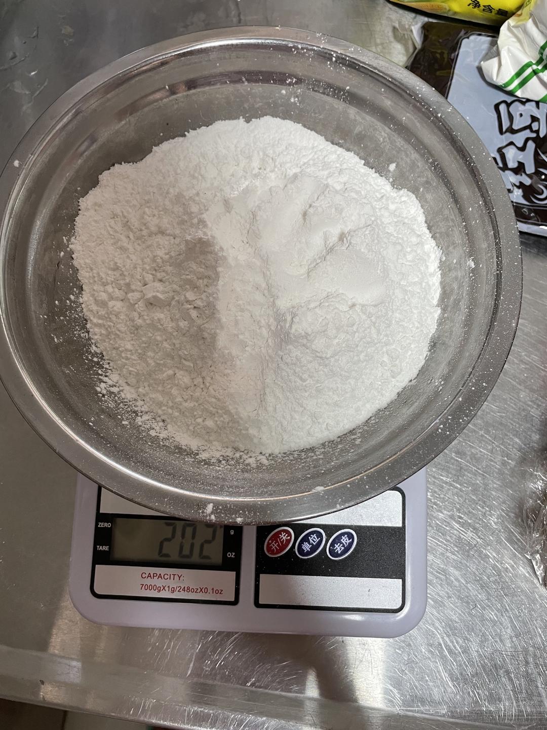 好吃弹牙的糯米豆沙卷的做法 步骤1