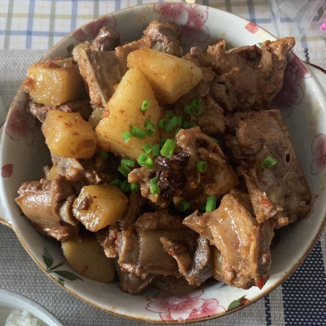 川味土豆烧排骨