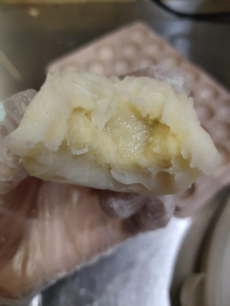 月饼系列：香浓冰皮榴莲月饼