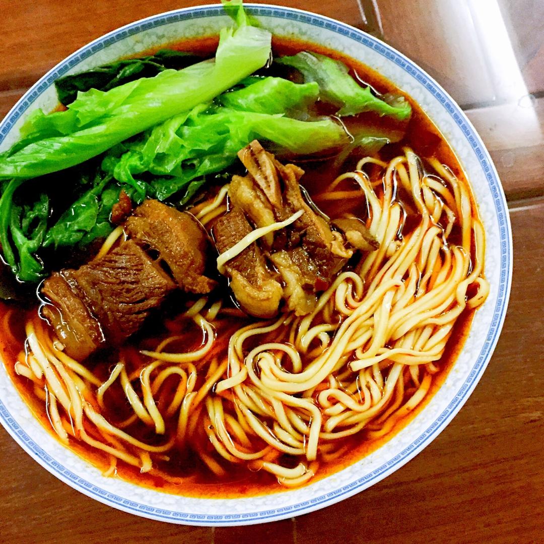 天外飞鲜_5d9y做的红烧牛肉面