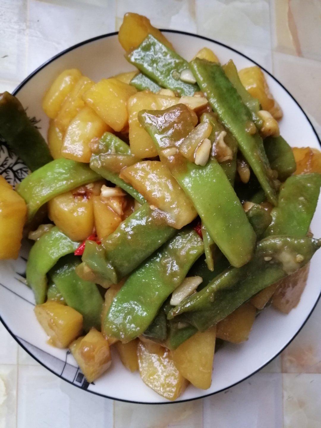 农家菜土豆焖刀豆