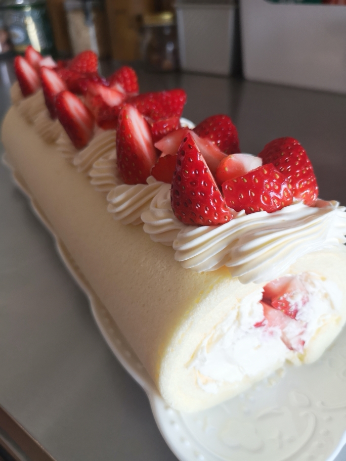 草莓🍓奶油蛋糕卷