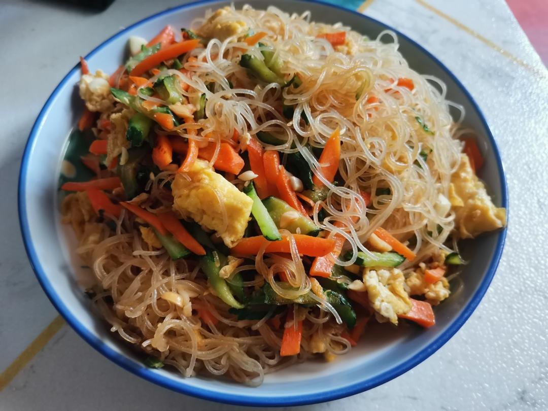大牌档炒米粉