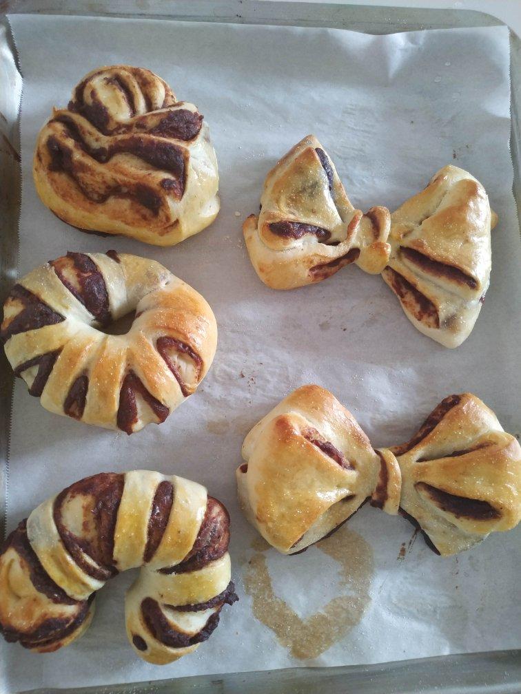 网红蝴蝶结豆沙面包