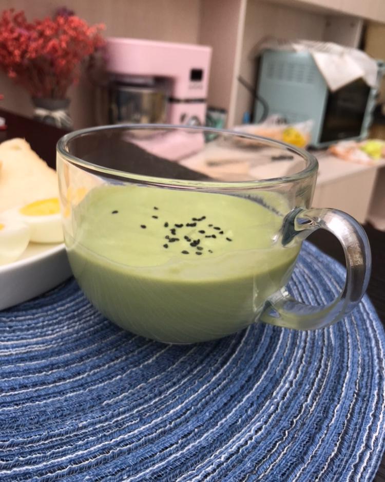 【健康零食】牛油果抹茶奶昔