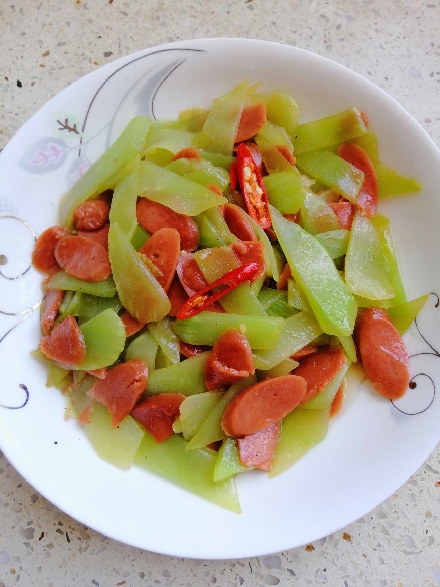 超好吃的莴笋（莴苣）炒火腿肠