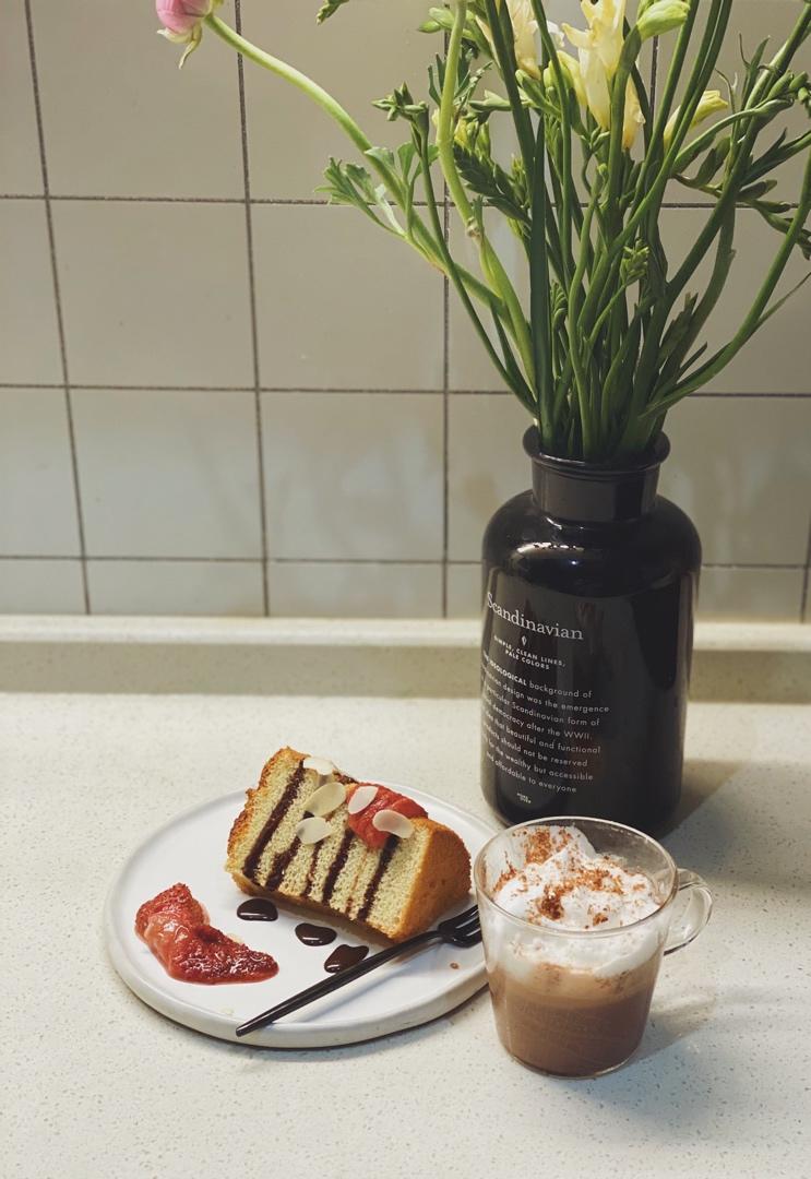 绝对享受的下午茶甜点【金朗姆香蕉戚风蛋糕】
