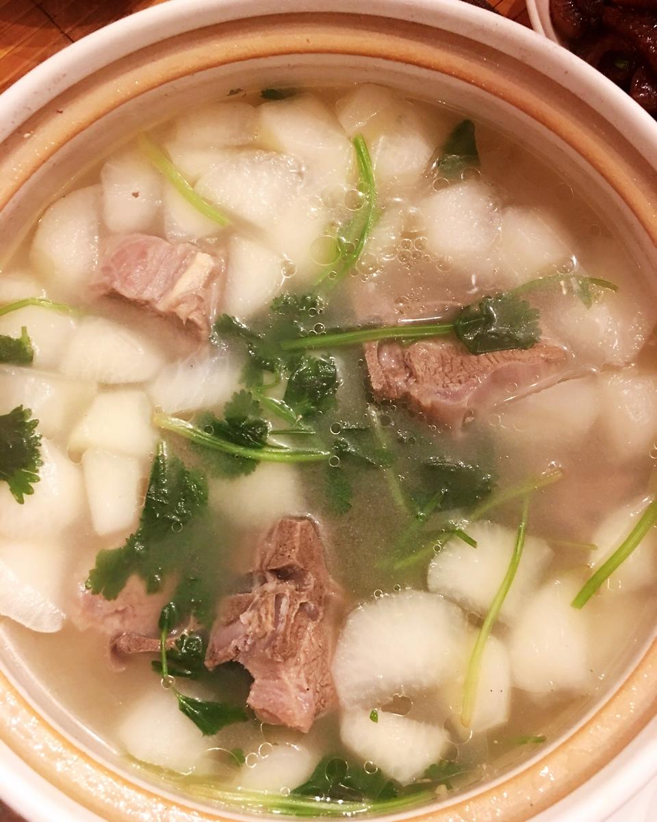 冬日御寒羊肉汤