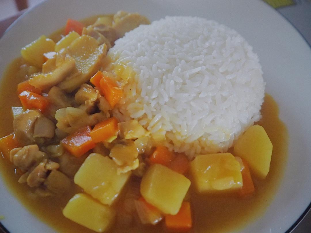 咖喱鸡肉饭