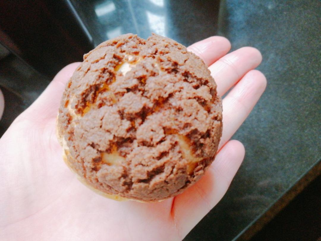 巧克力酥皮泡芙