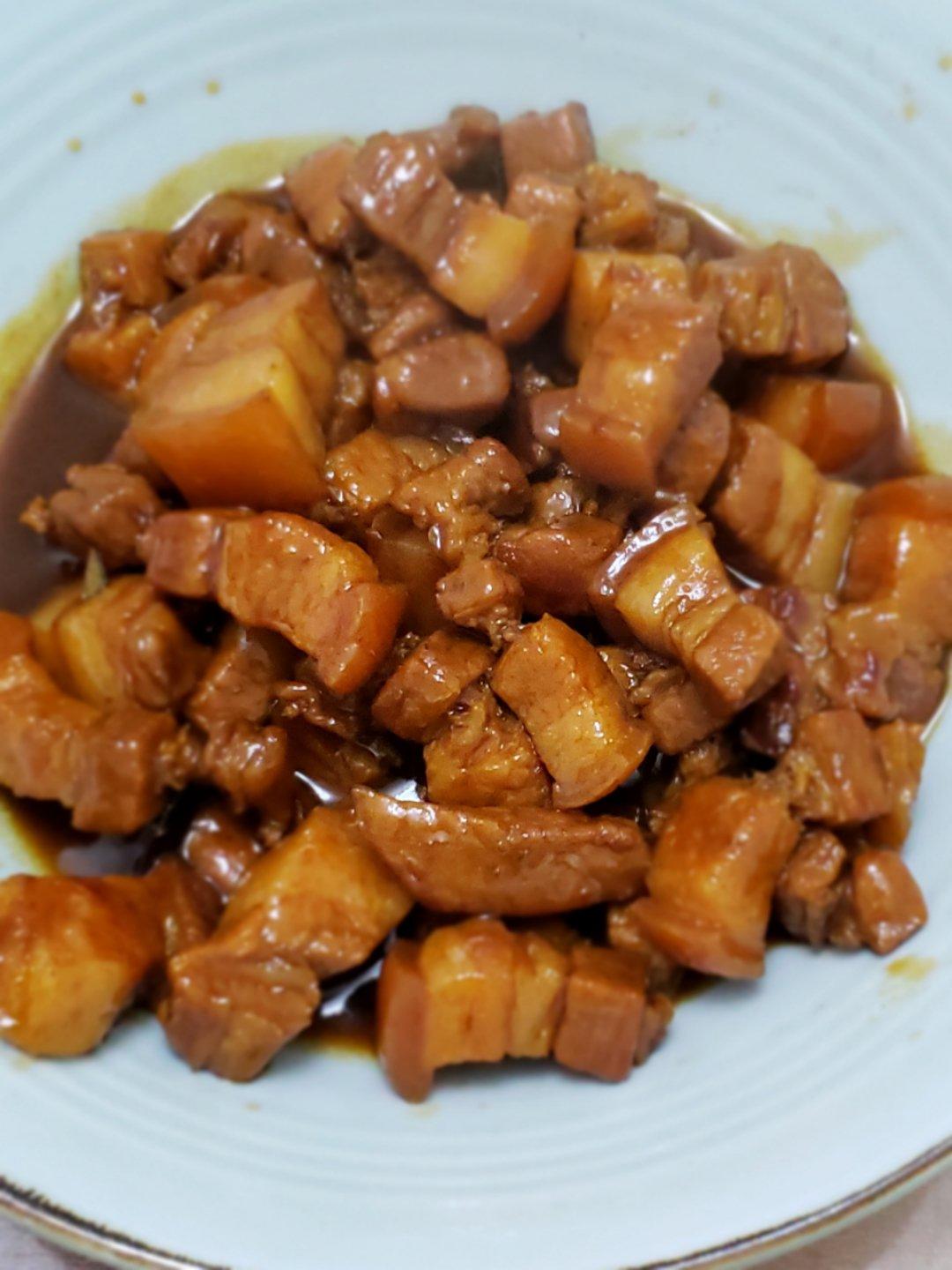 吃着碗里望着锅里的红烧肉