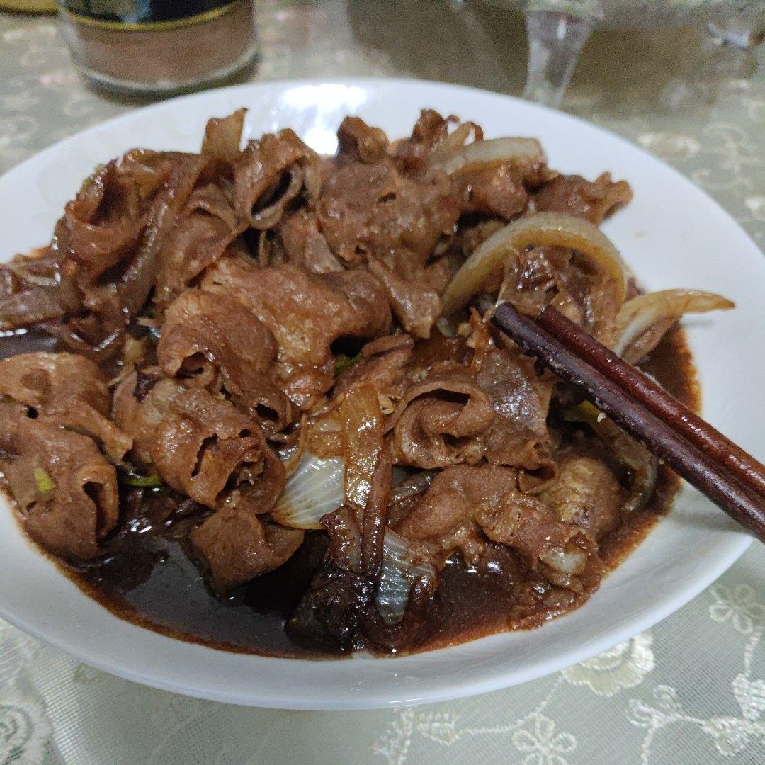 好吃到舔盘的秘制洋葱炒肥牛卷！拌饭巨香
