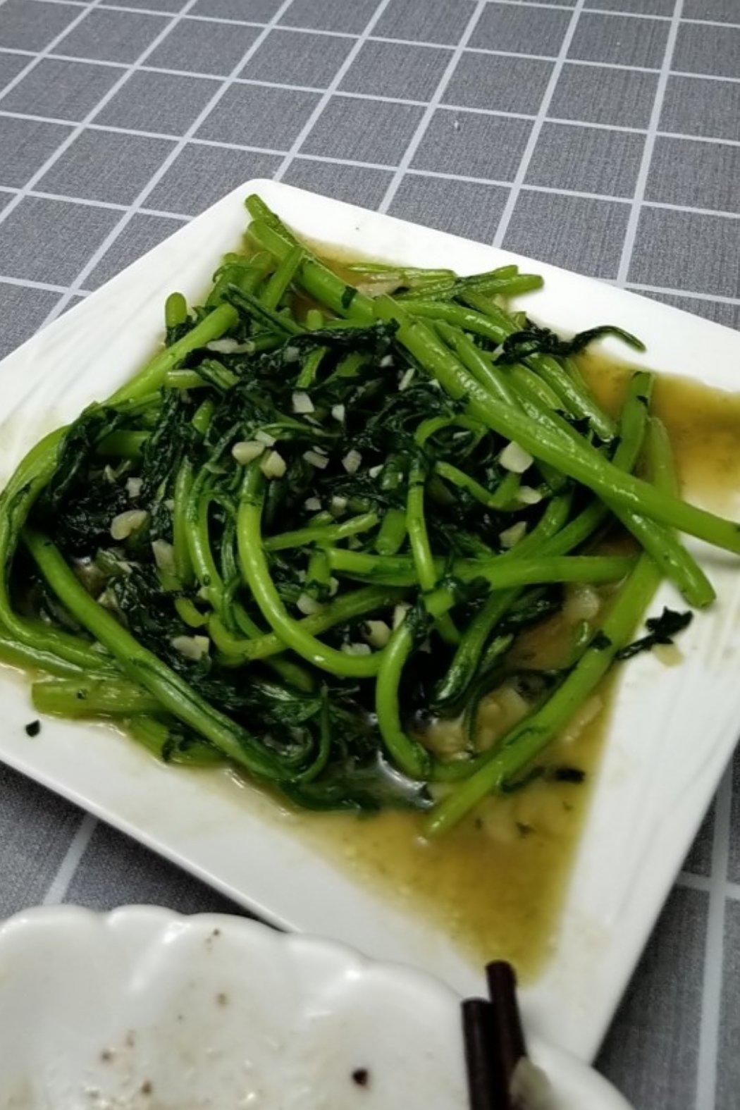 清炒茼蒿