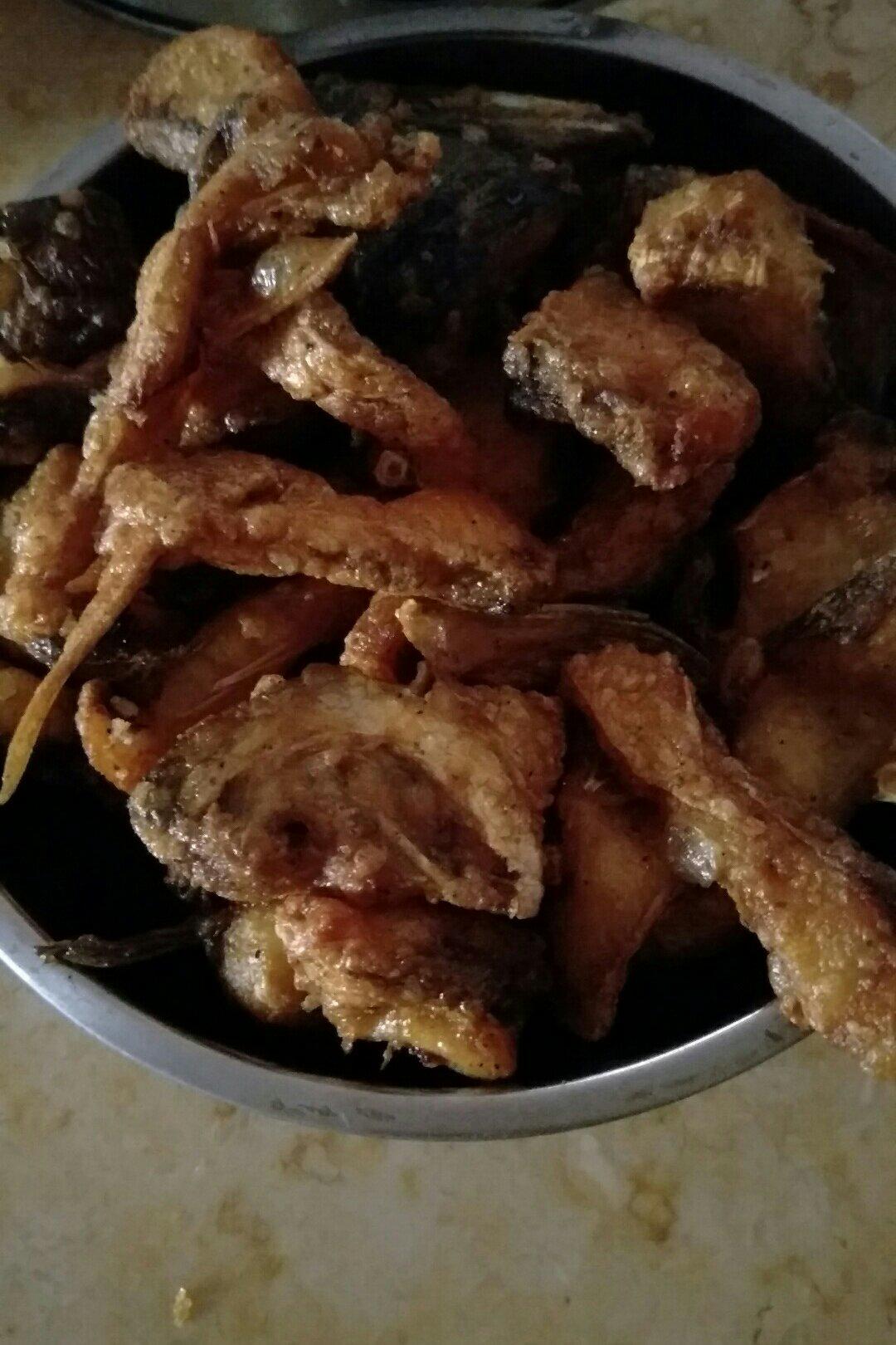 家常菜 油炸草鱼 6墨染倾城做的油炸草鱼赞 草鱼,姜,花椒,盐,食用油