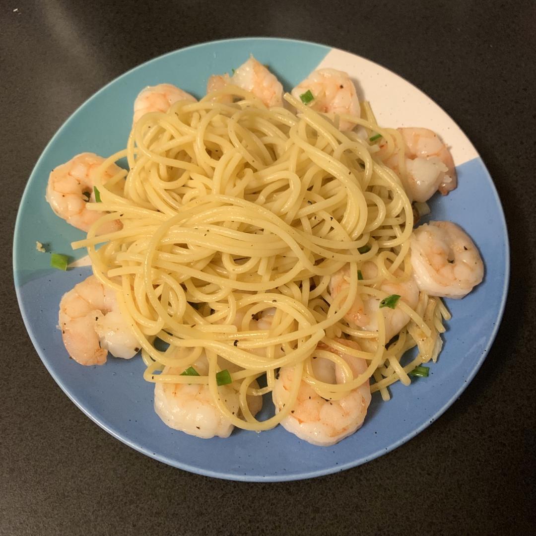 蒜油鲜虾意面