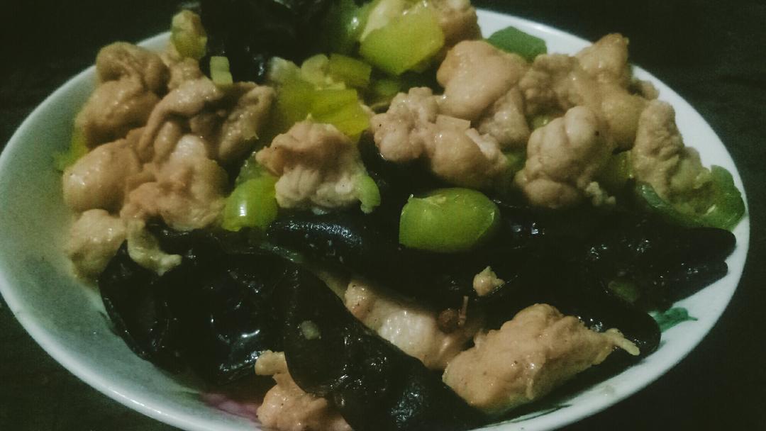 青椒炒鸡腿肉（大厨级别）
