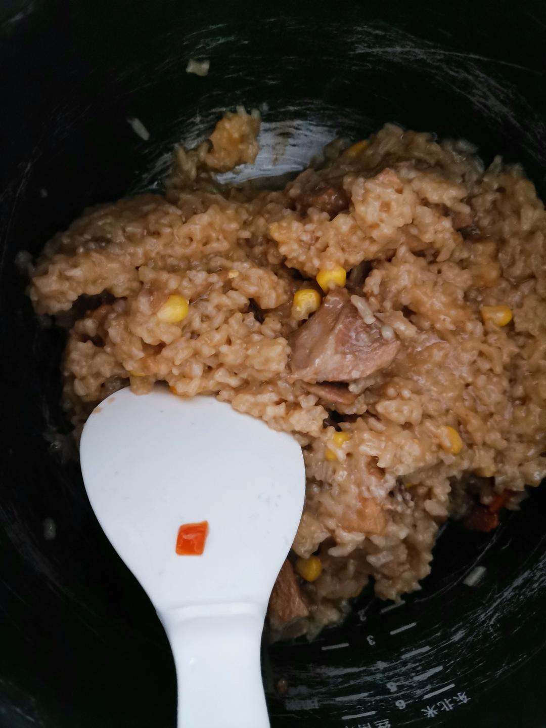 【排骨焖饭】