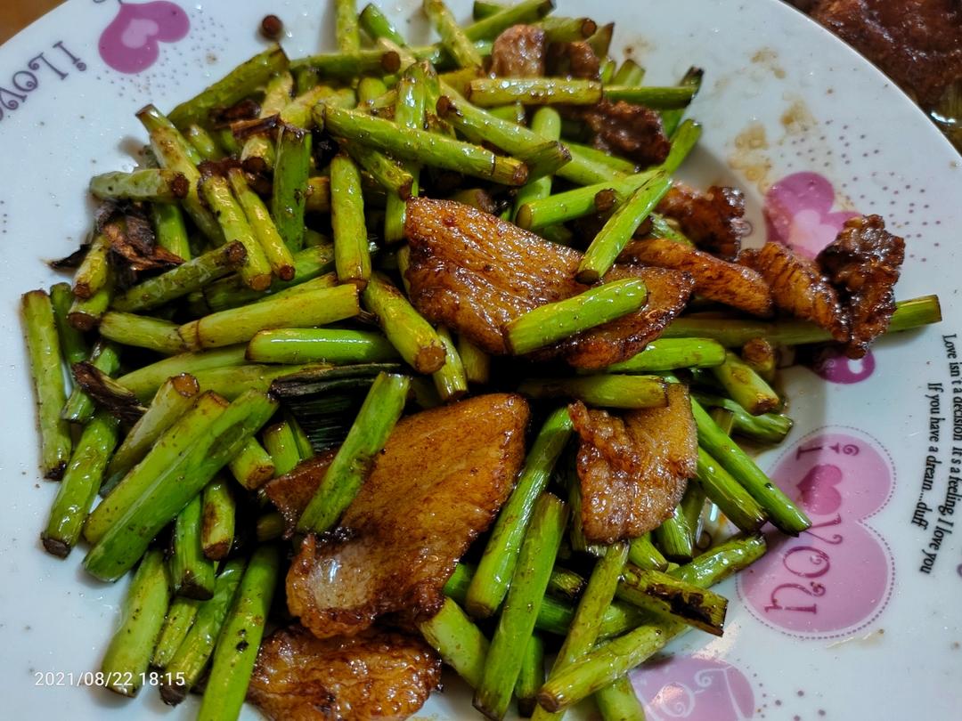简单易做的下饭菜－蒜苔炒肉