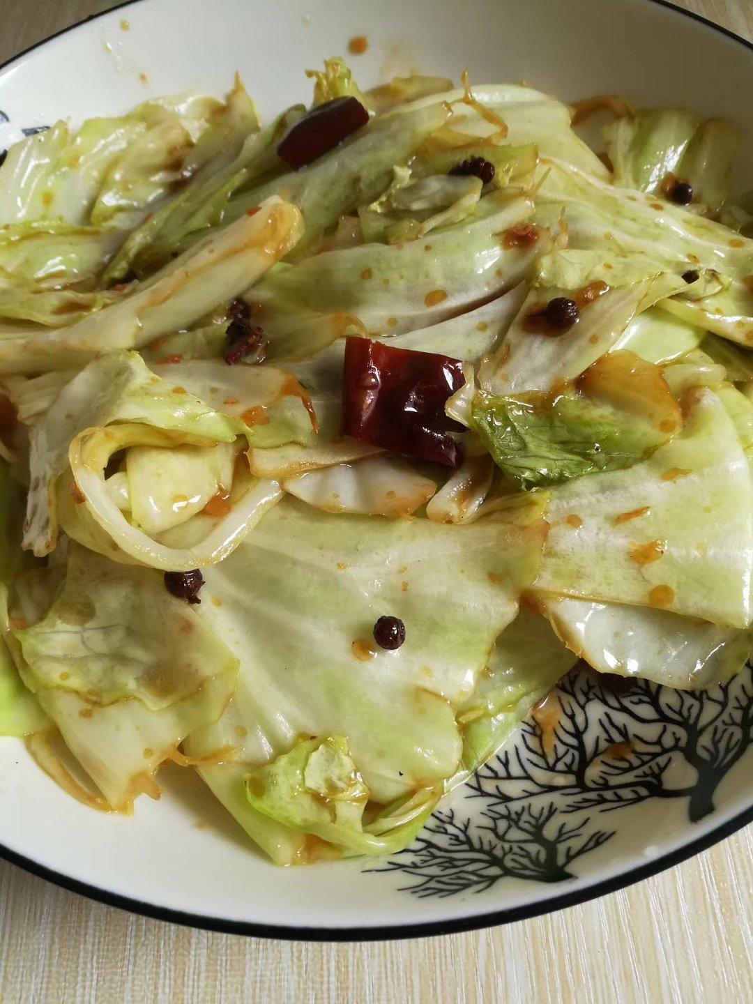 厨师长教你：“手撕包菜”的家常做法,简单又不失美味