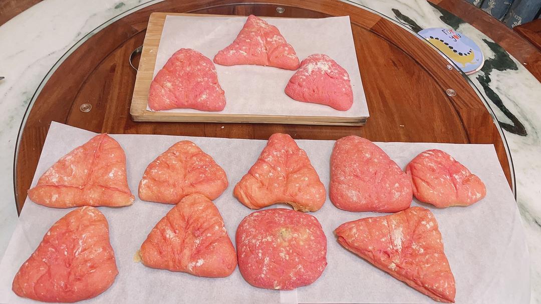 奈雪同款火龙果乳酪软欧包