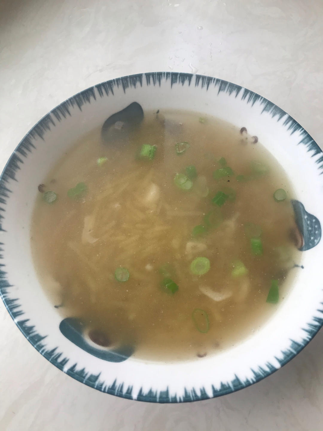 一个土豆一碗清水   几代人都喜欢喝的    美味清新土豆丝汤（一人份）