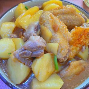 超简单入味鲍鱼汁鸡中翅焖土豆的做法 步骤8