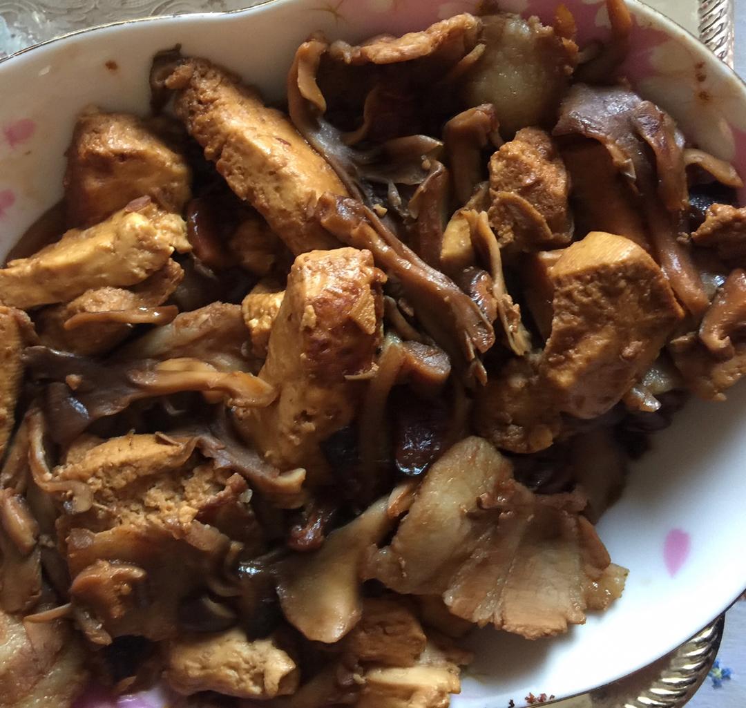 香菇烧冻豆腐│多力浓香花生油x金牌家宴